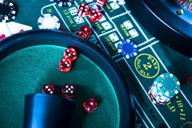 Ninja vs Samurai live dealer table with two card hands displayed on screen
